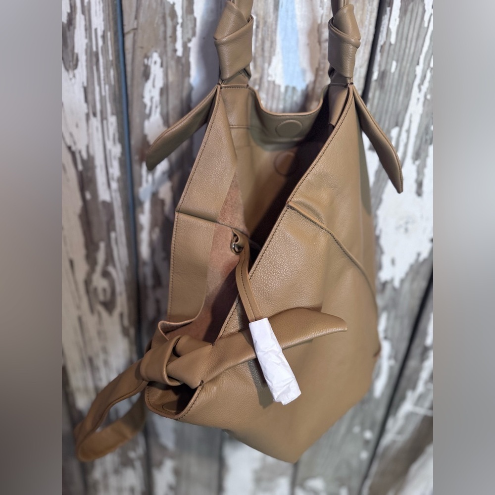 Noha Nadler Charlotte Handbag NEW Tan/ Cappuccino Includes extra pouch - Picture 10 of 16